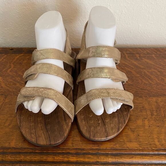 Orthaheel Yasmin‎ Gold Sandals - Picture 7 of 7